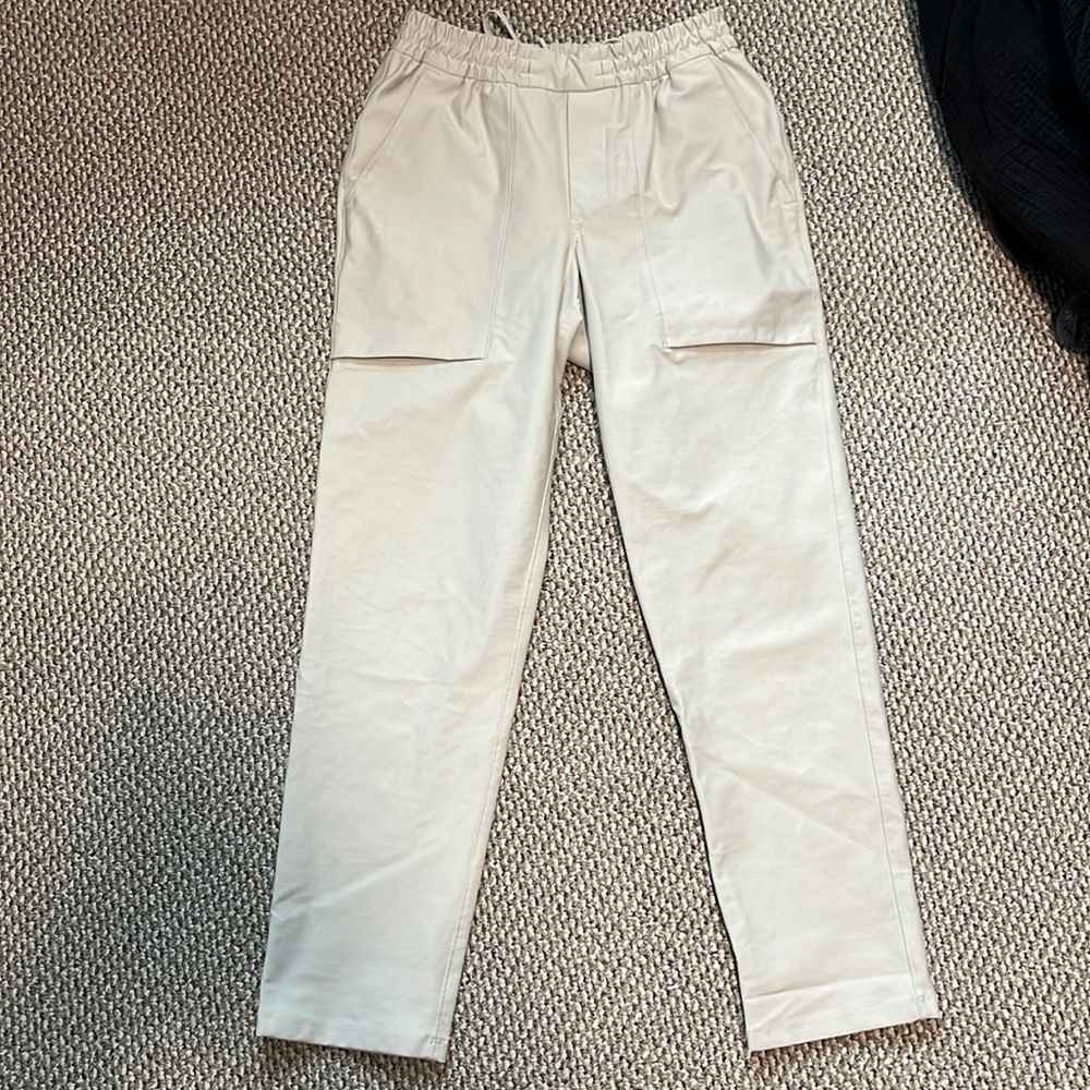 Lululemon Bowline Utilitech